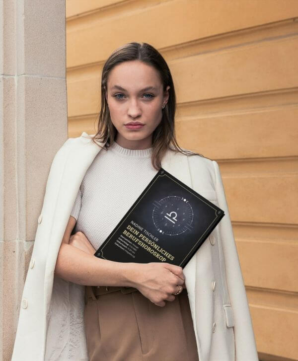 Businessfrau mit Berufshoroskop als Hardcover Buch